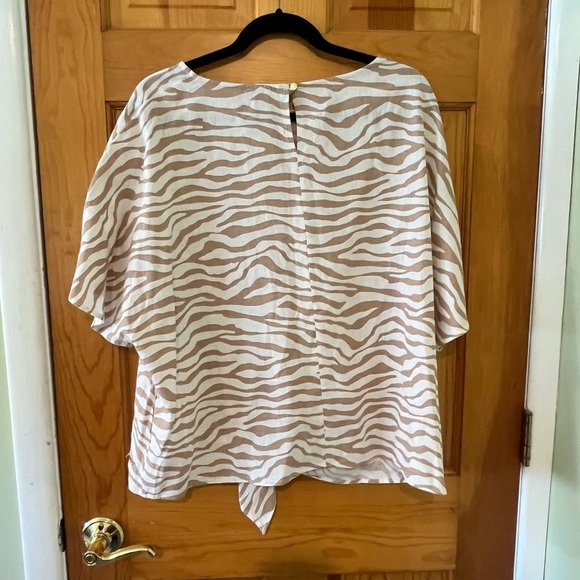 Anne Klein Animal Print Top Linen Blend Knot Front Blouse Size XL NWOT Tan White - Picture 4 of 8